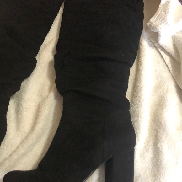 Knee high black boots w/3 inch heels - Picture 3 of 4